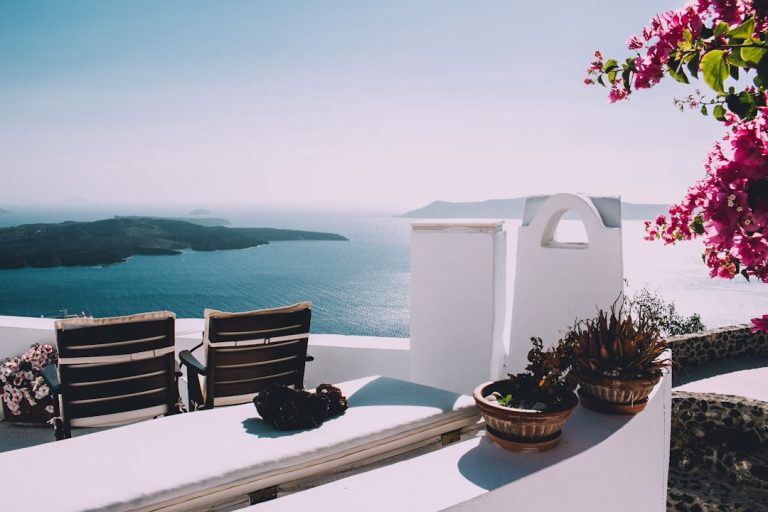 Luxury vs. Affordable Outdoor Escapes: Finding Your Perfect Retreat
